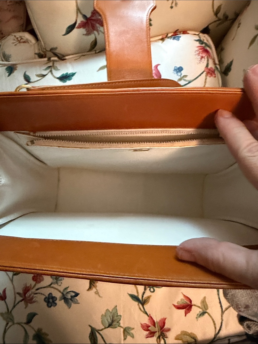 Vintage Gucci White and Tan Blondie Shoulder Bag - Picture 4 of 7